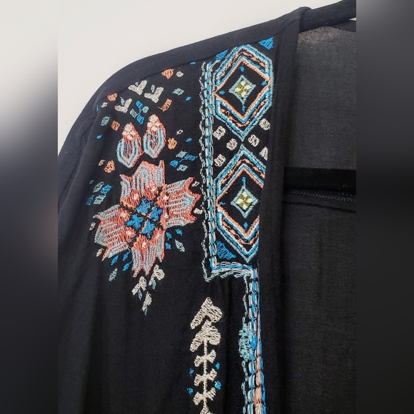 American Eagle Kimono Cardigan Floral Embroidery Medium Black Aztec Southwestern - Picture 6 of 14